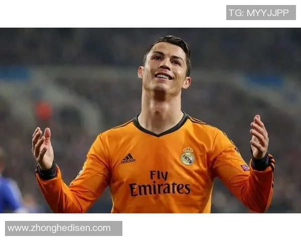 足球明星颠球失误瞬间引发球迷热议精彩瞬间与意外失误的完美结合